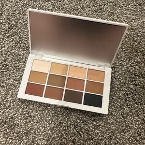 Makeupbymario master mattes eyeshadow palette